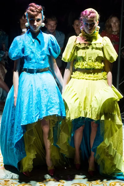 Look 32